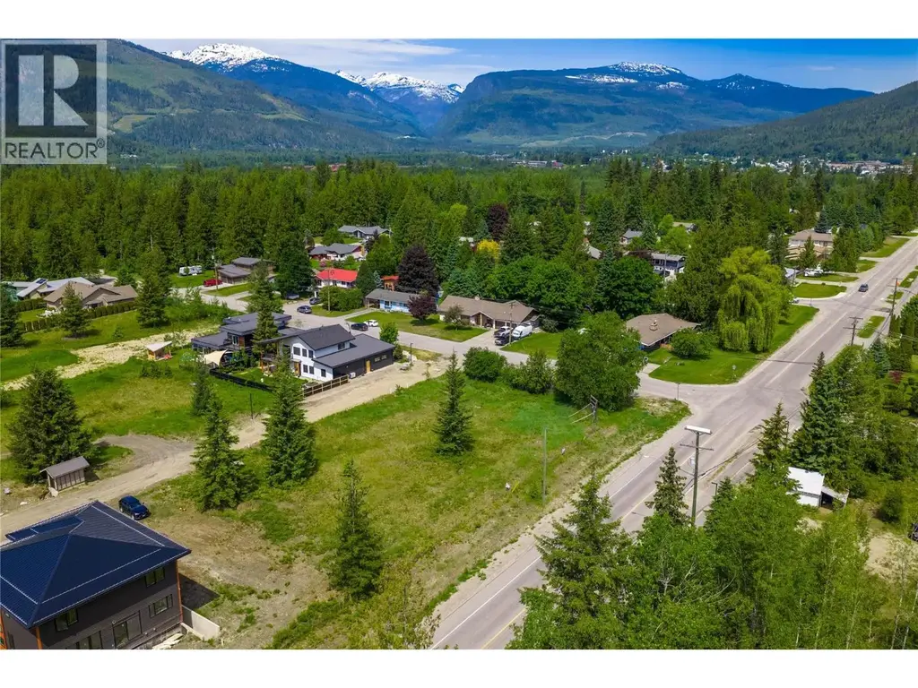 2006 Lanzo Lane, Revelstoke